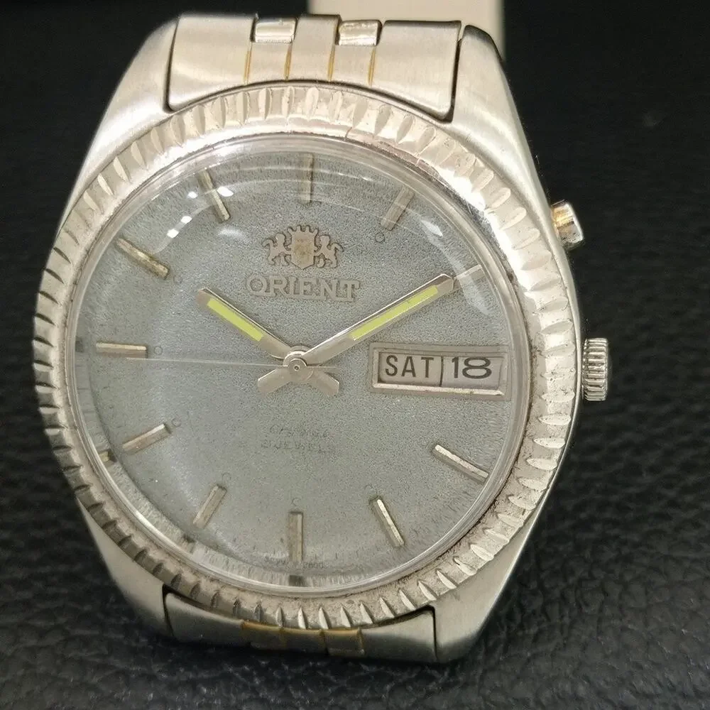 Vintage 1976 Orient Automatic Mens Silver Watch W/daydate & Silver accents